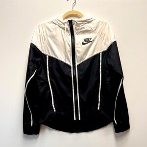 Nike Black and White Wind Breaker Jacket women’s XS